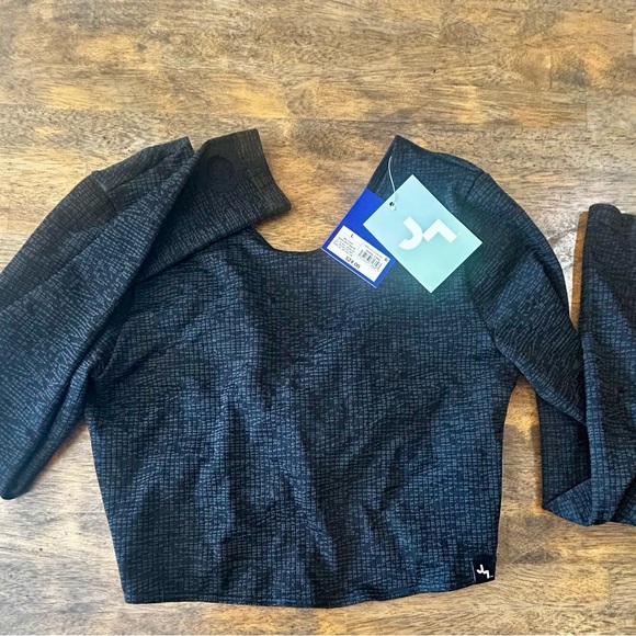 JoyLab Black Twist Front Women's Athletic Top size large - Picture 2 of 4